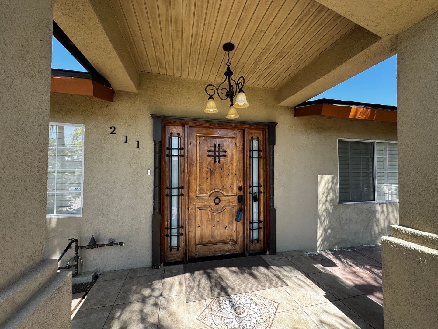 Glendora House: 211 W. Payson Street