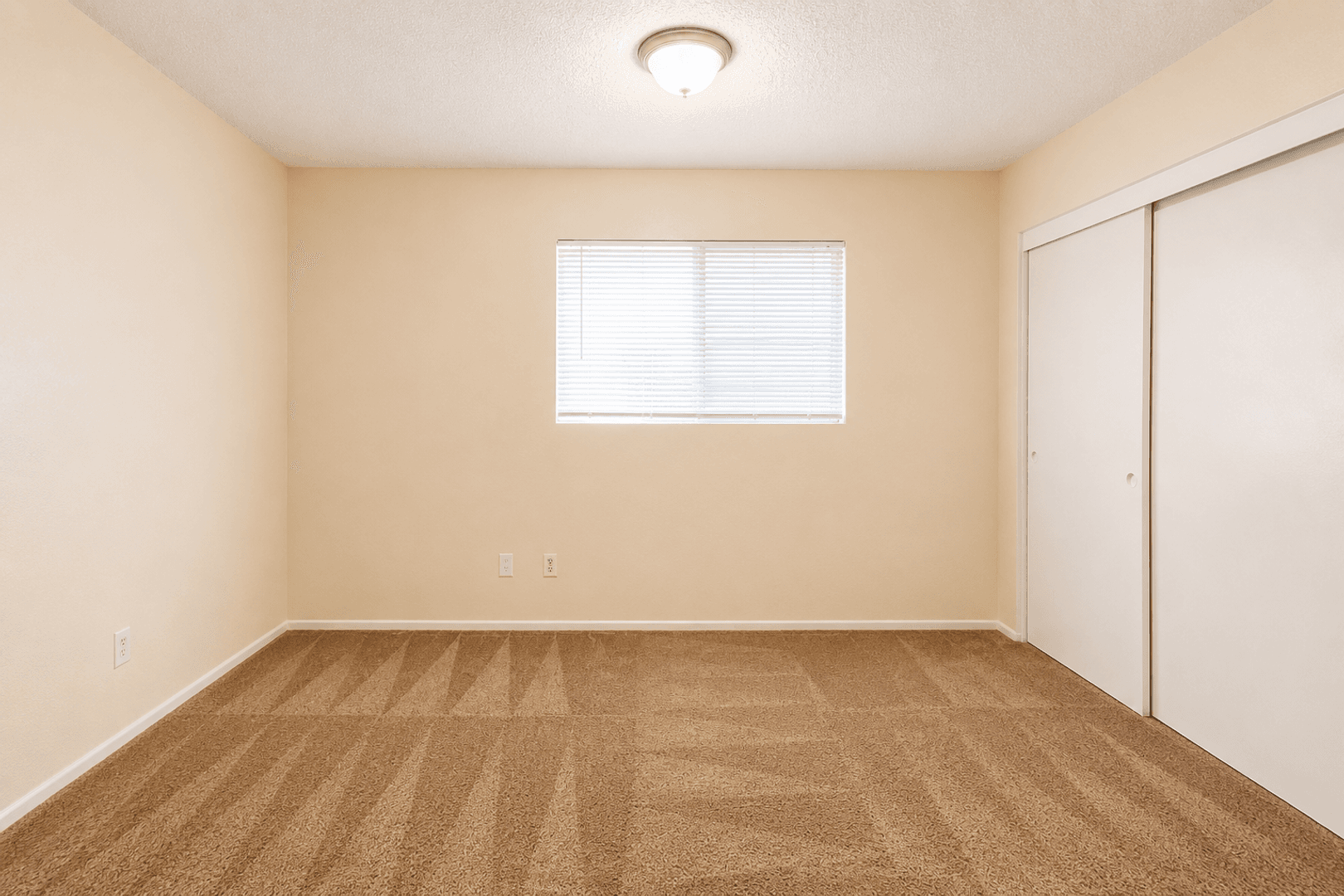 Apple Valley Apartment: 19133 Allegheny Rd