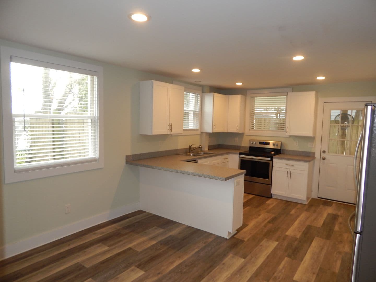 Wrightsville Beach Multiplex: 14 Lagoon Drive