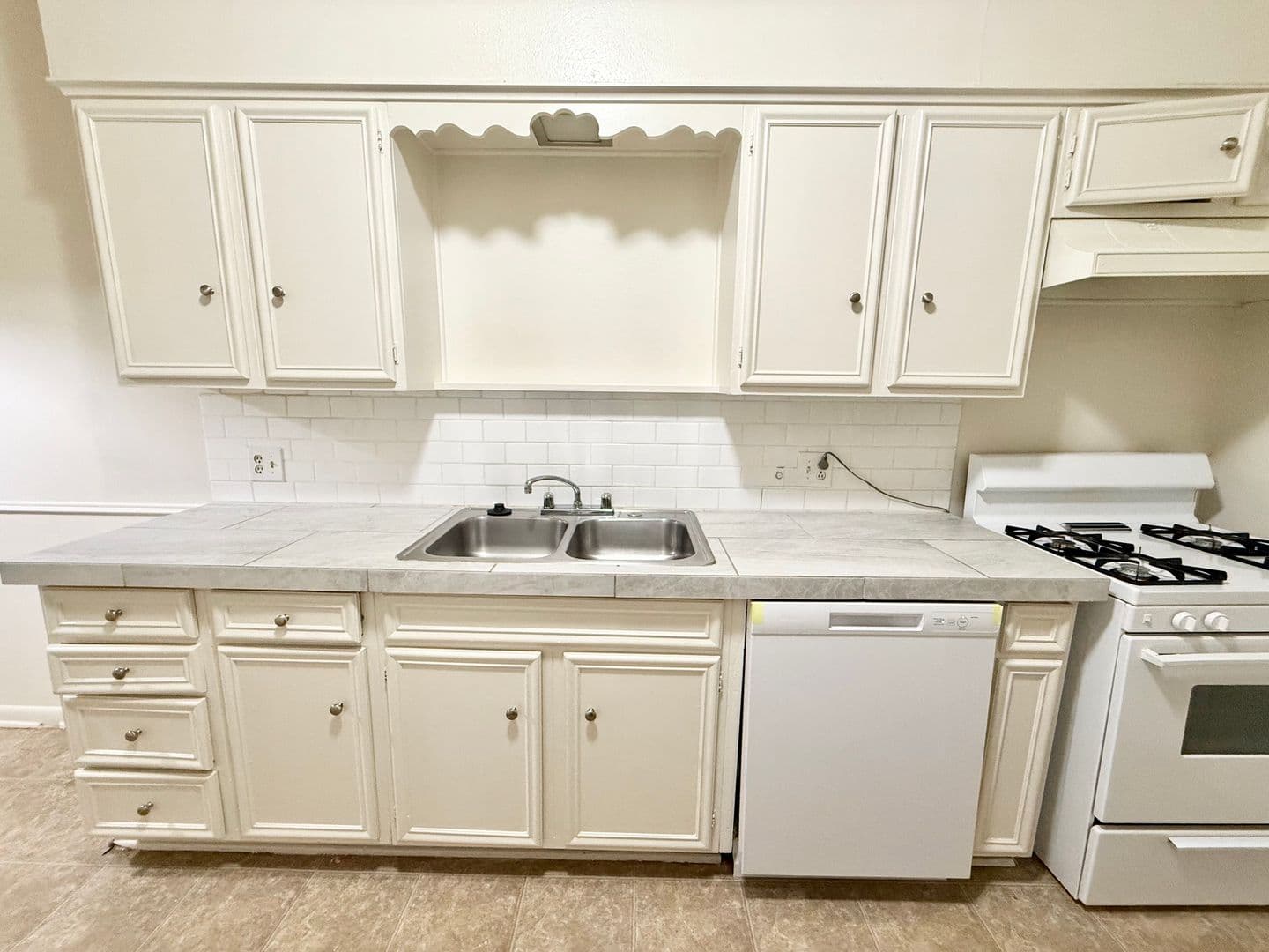 Tyler Apartment: 420 S Chilton