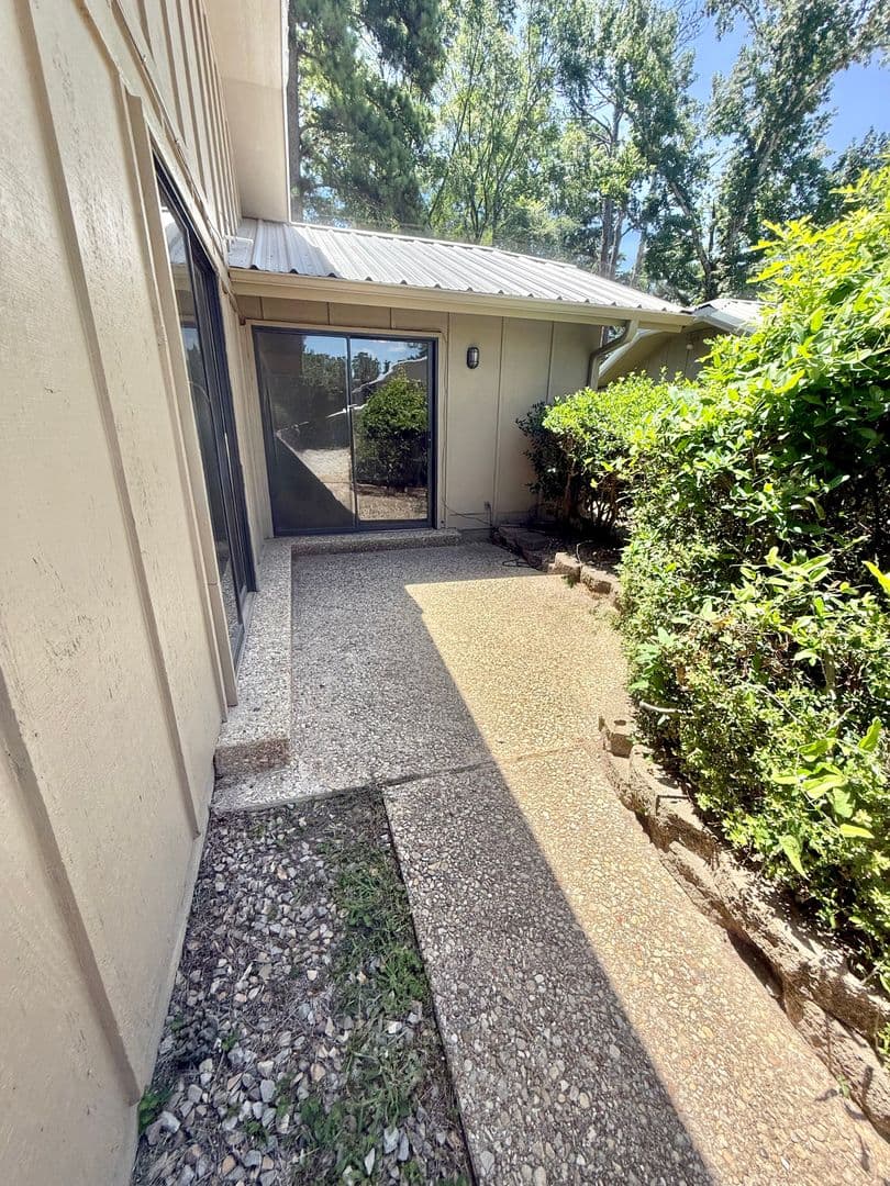 Flint Townhome: 18135 Serenity Way #10