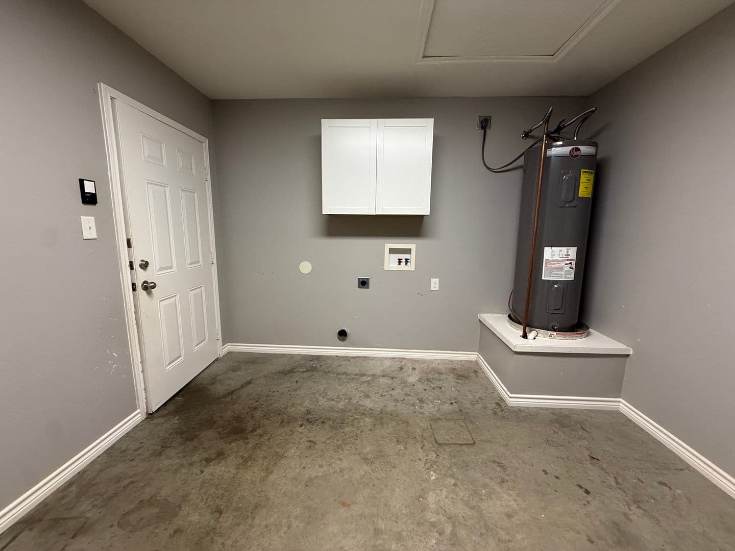 Tyler House: 3988 Duchess Dr