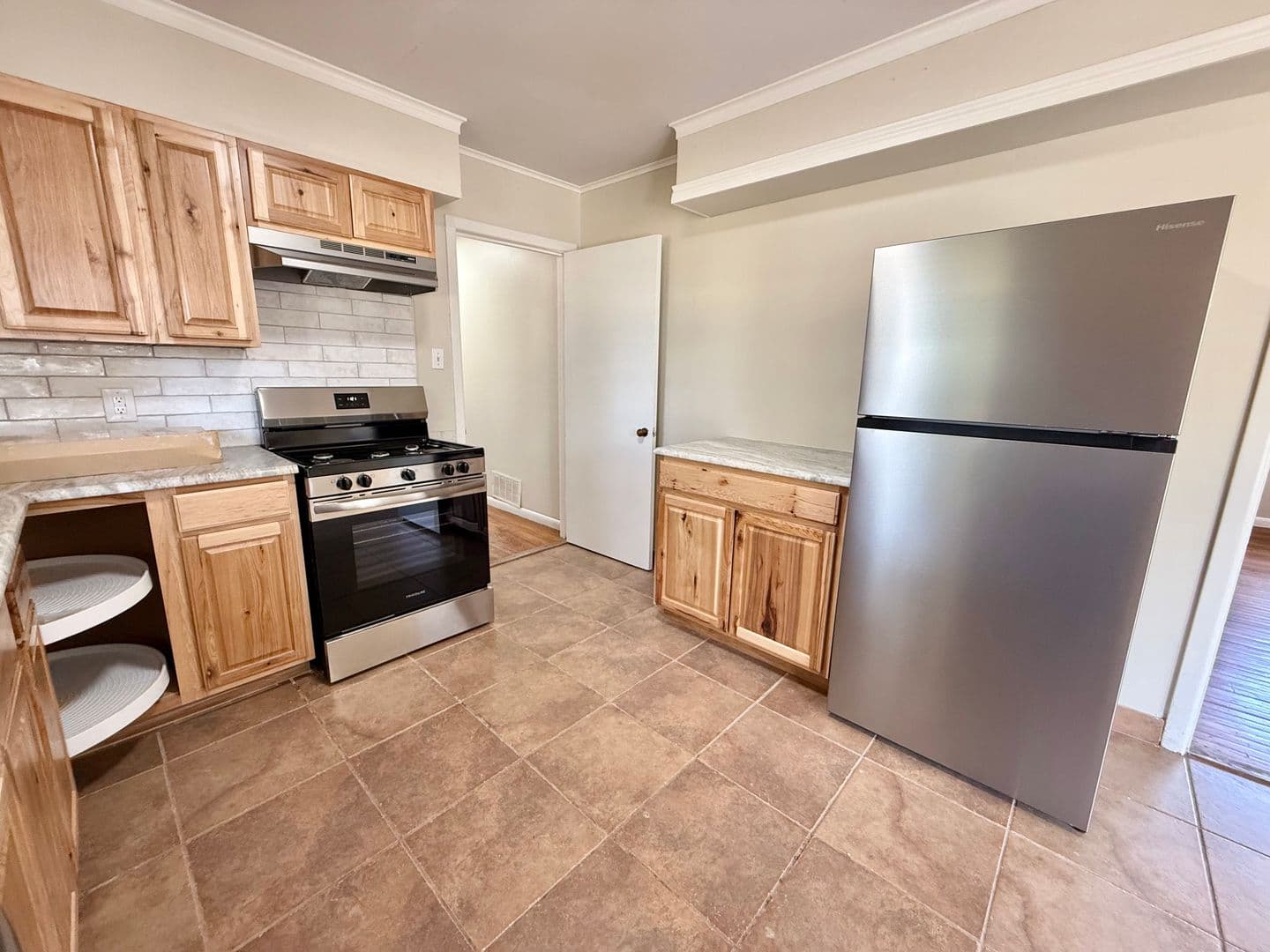 Tyler House: 2408 Hunter St