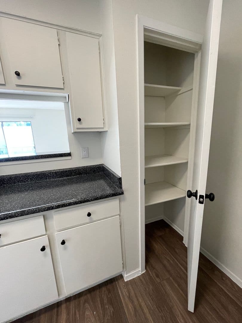 Tyler Apartment: 202 Thigpen Dr.