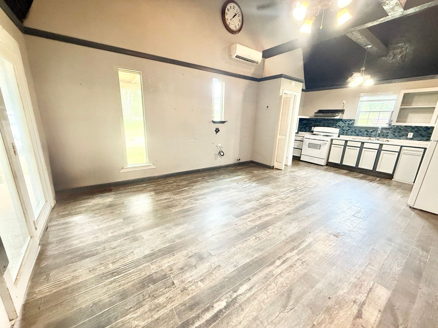Tyler House: 15328 CR 1148