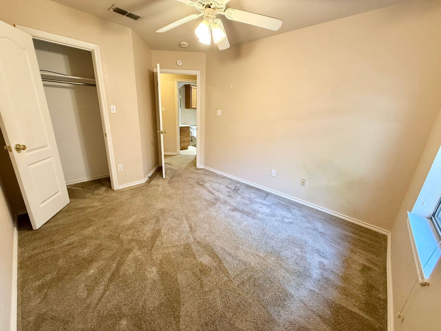 Tyler House: 5605 Reagan