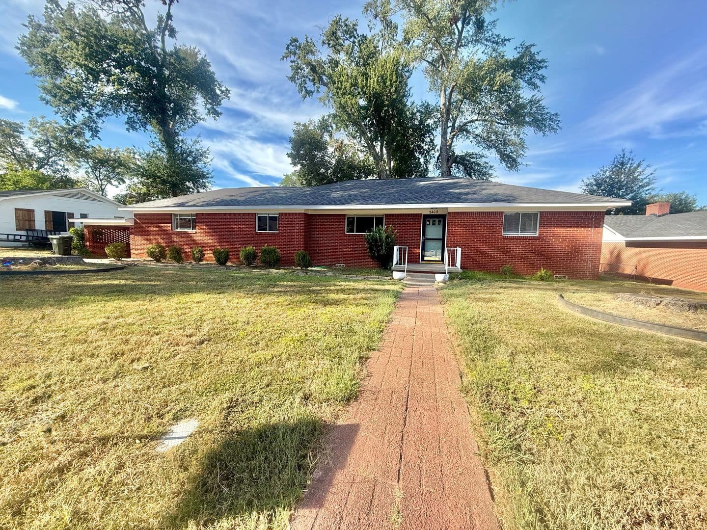 Tyler House: 2408 Hunter St