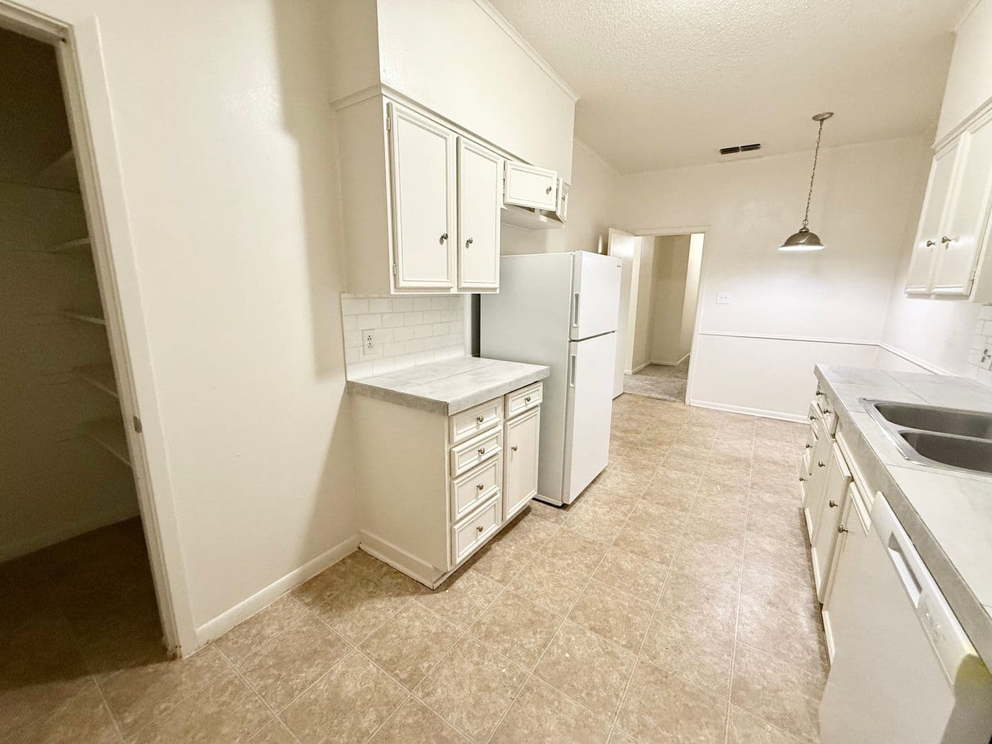 Tyler Apartment: 420 S Chilton