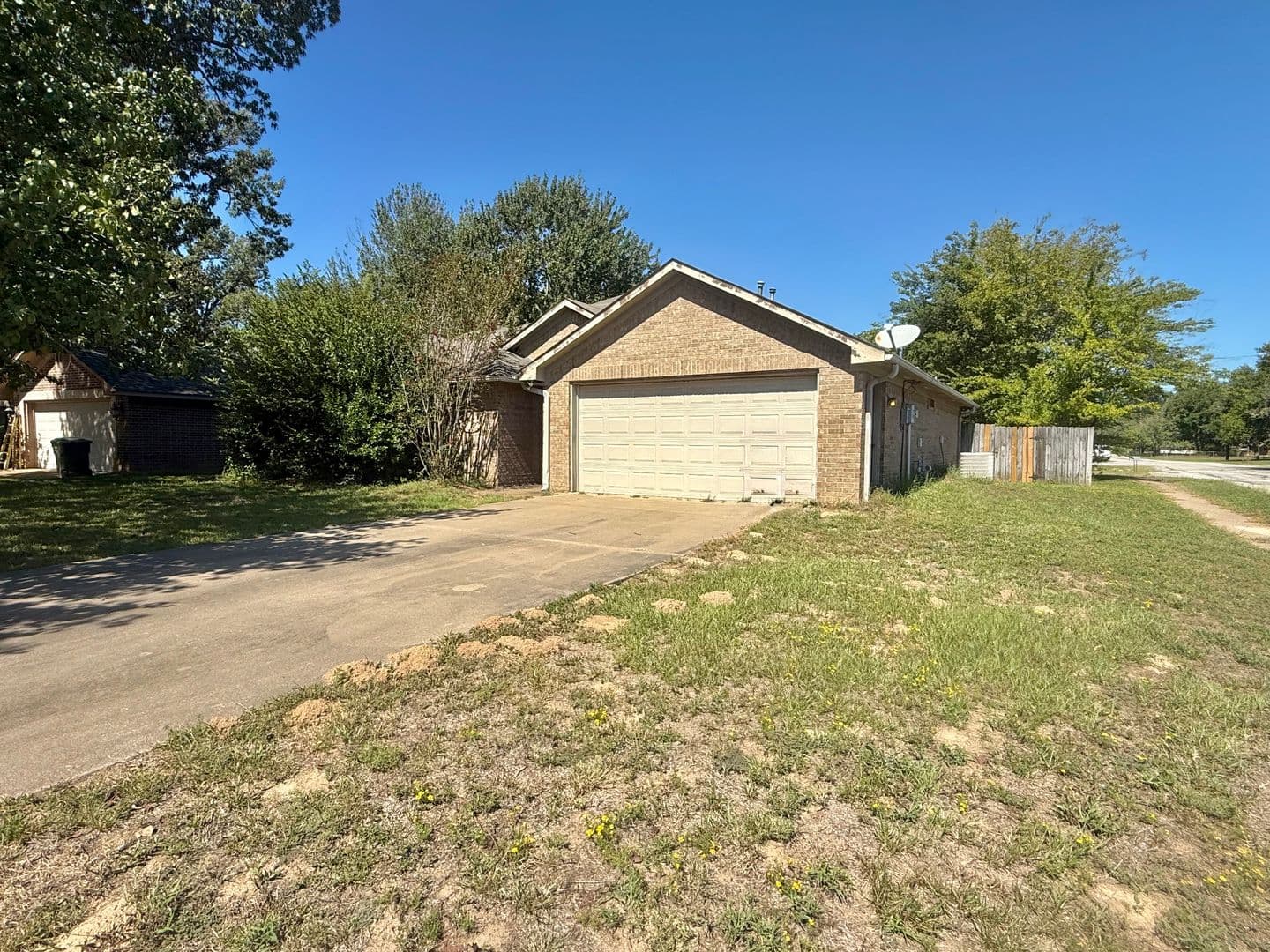 Tyler House: 5605 Reagan