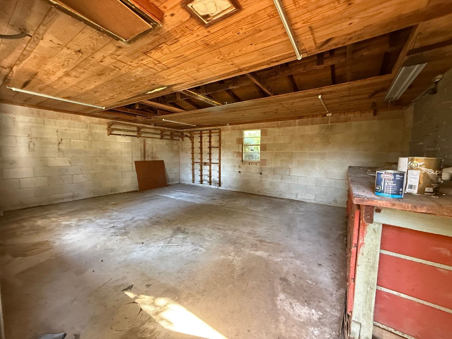 Tyler House: 2408 Hunter St