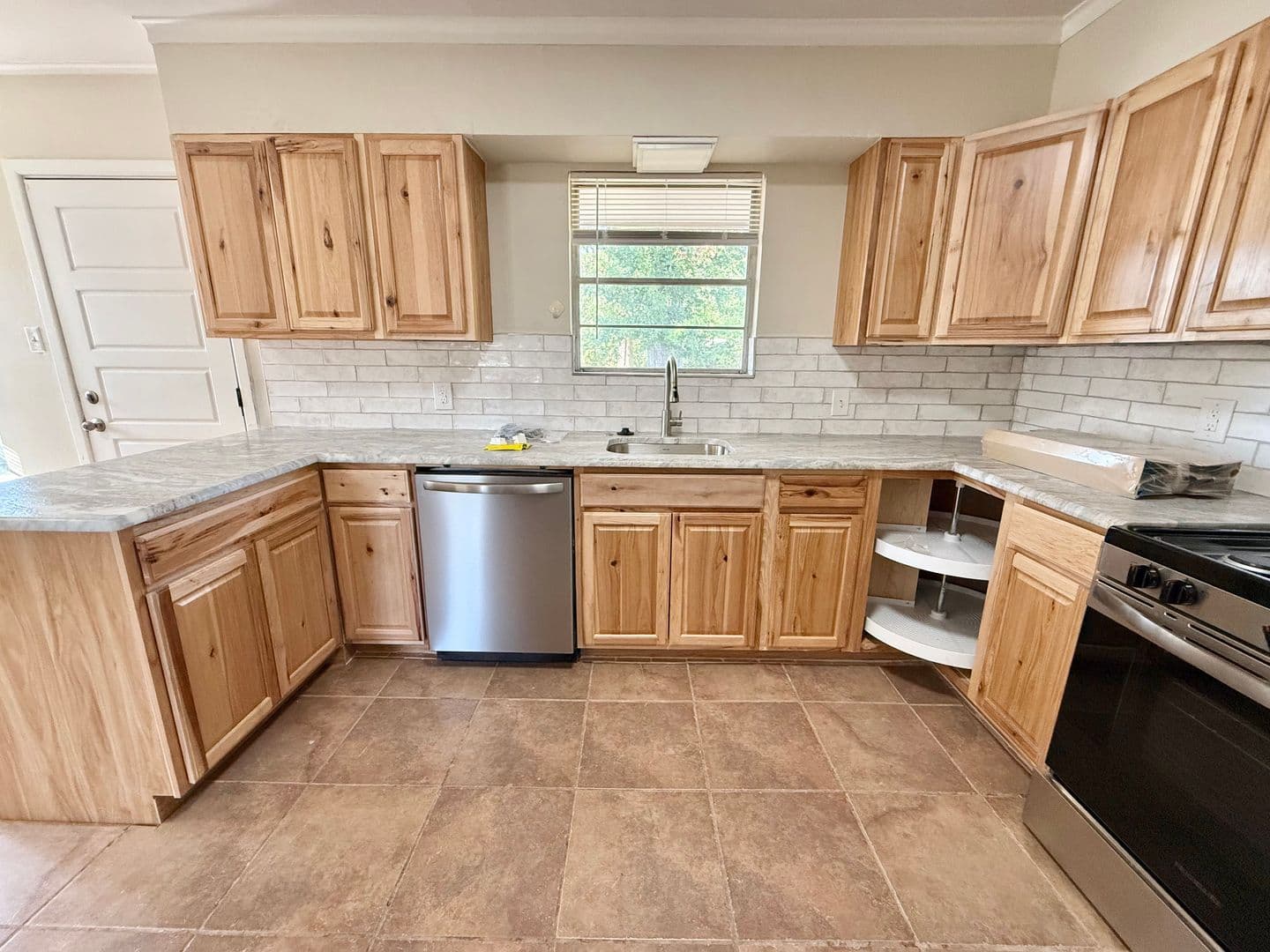 Tyler House: 2408 Hunter St