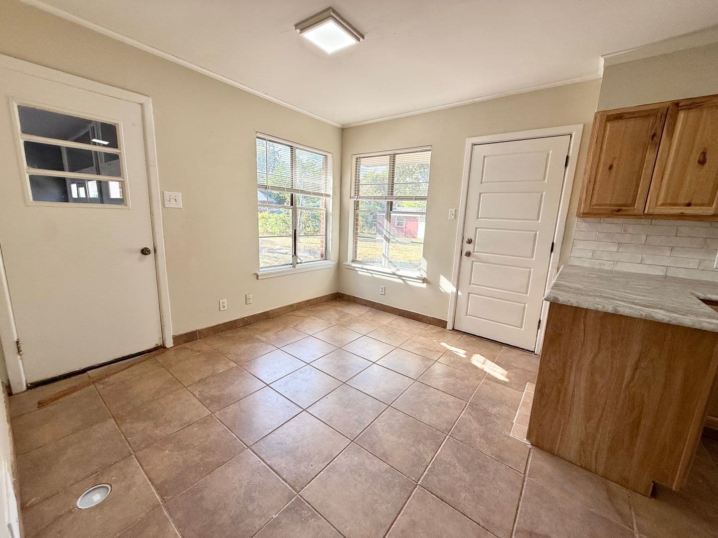 Tyler House: 2408 Hunter St