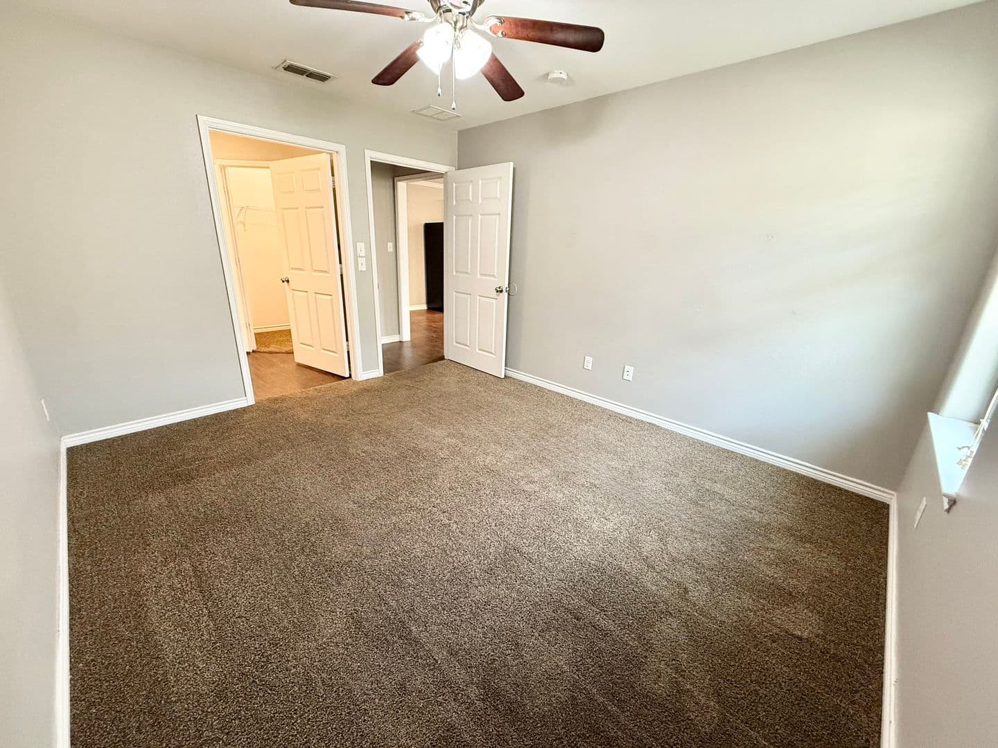 Tyler House: 3988 Duchess Dr