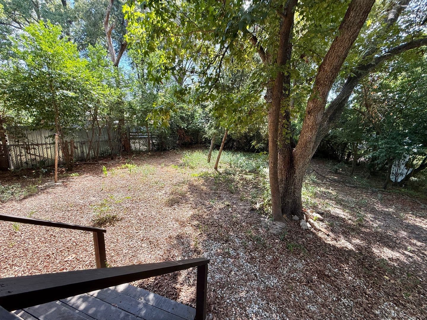 Tyler House: 1319 E Dawson St