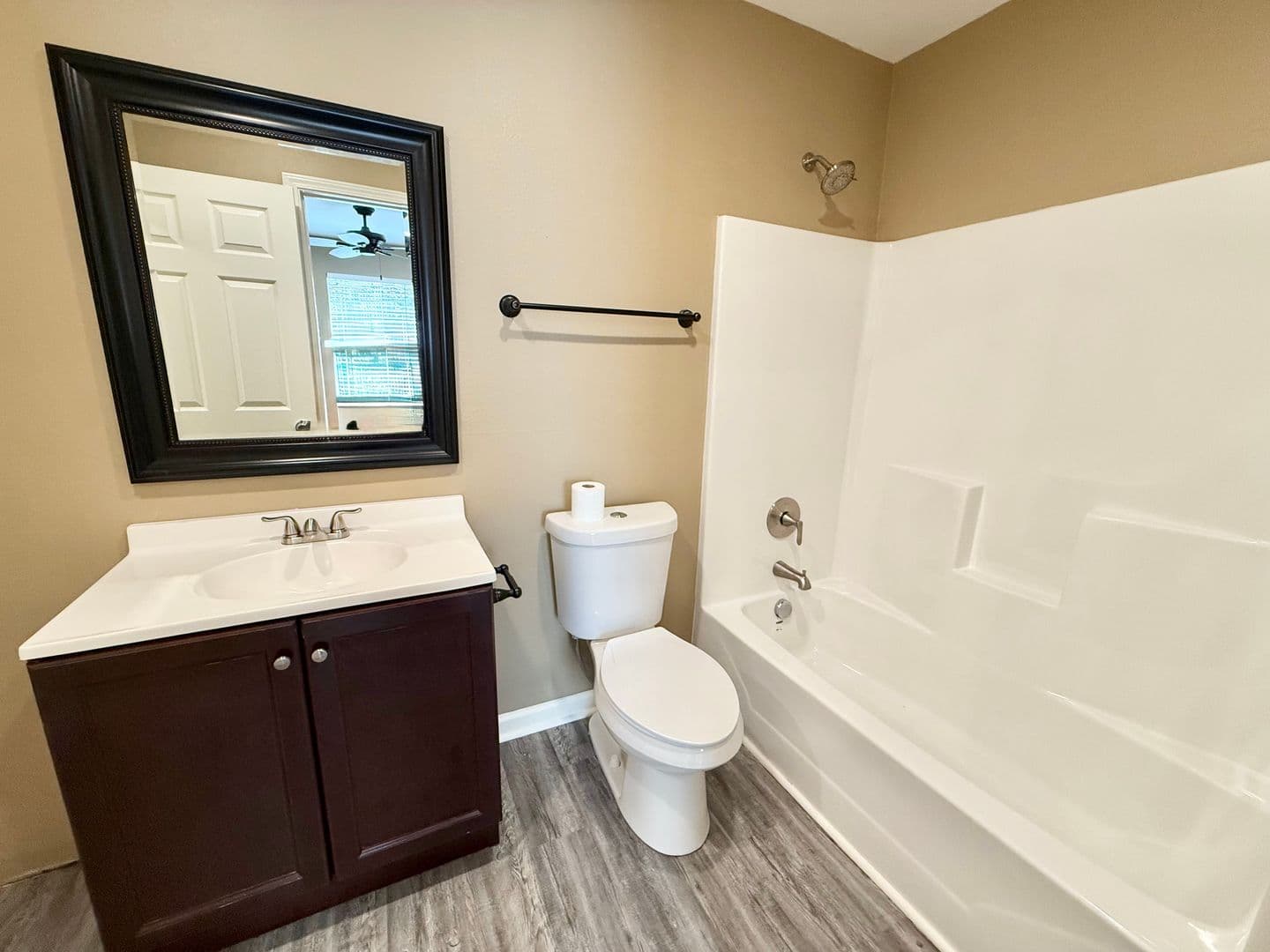 Tyler House: 1319 E Dawson St