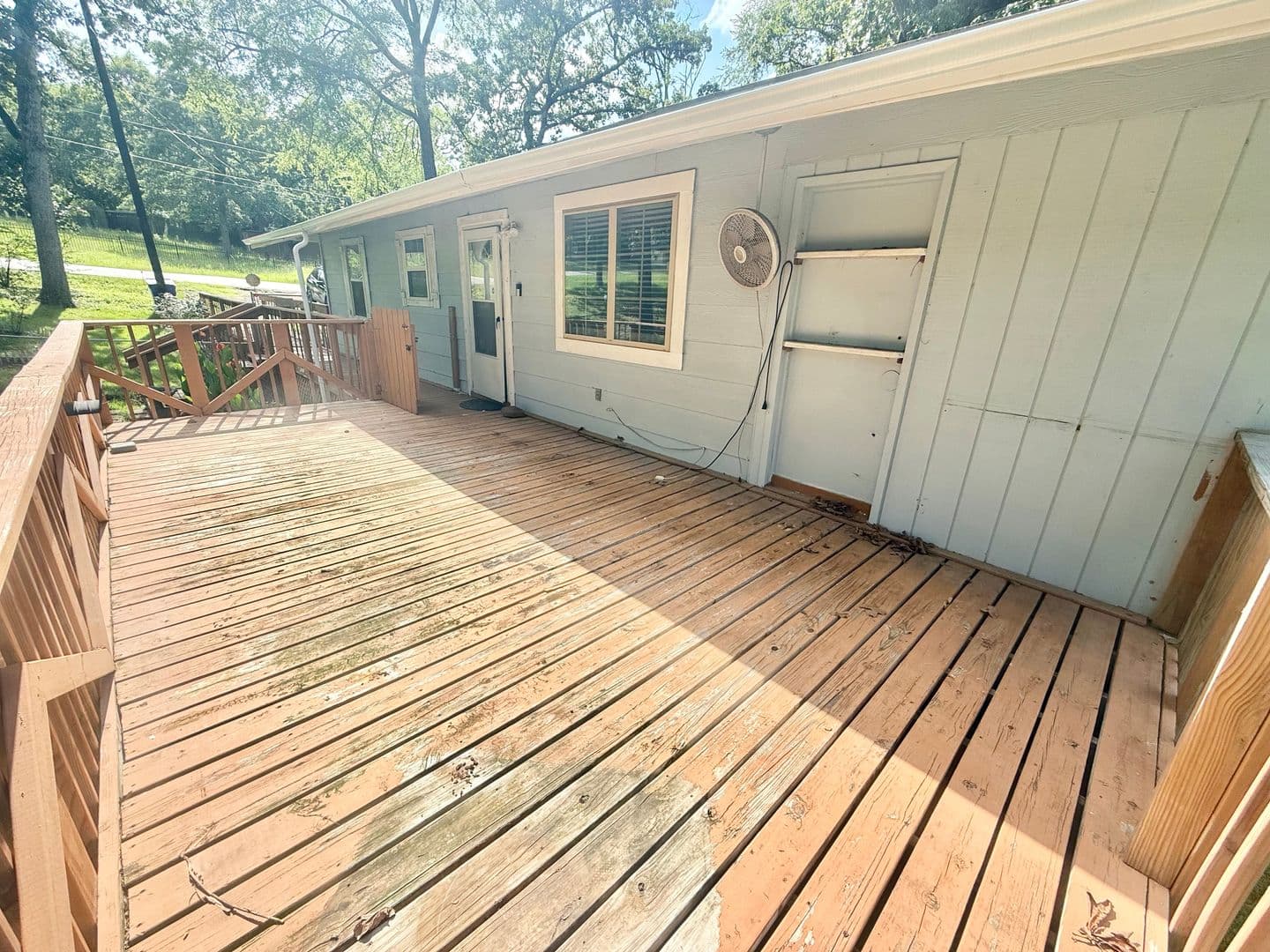 Flint House: 22675 Lakeway Harbor