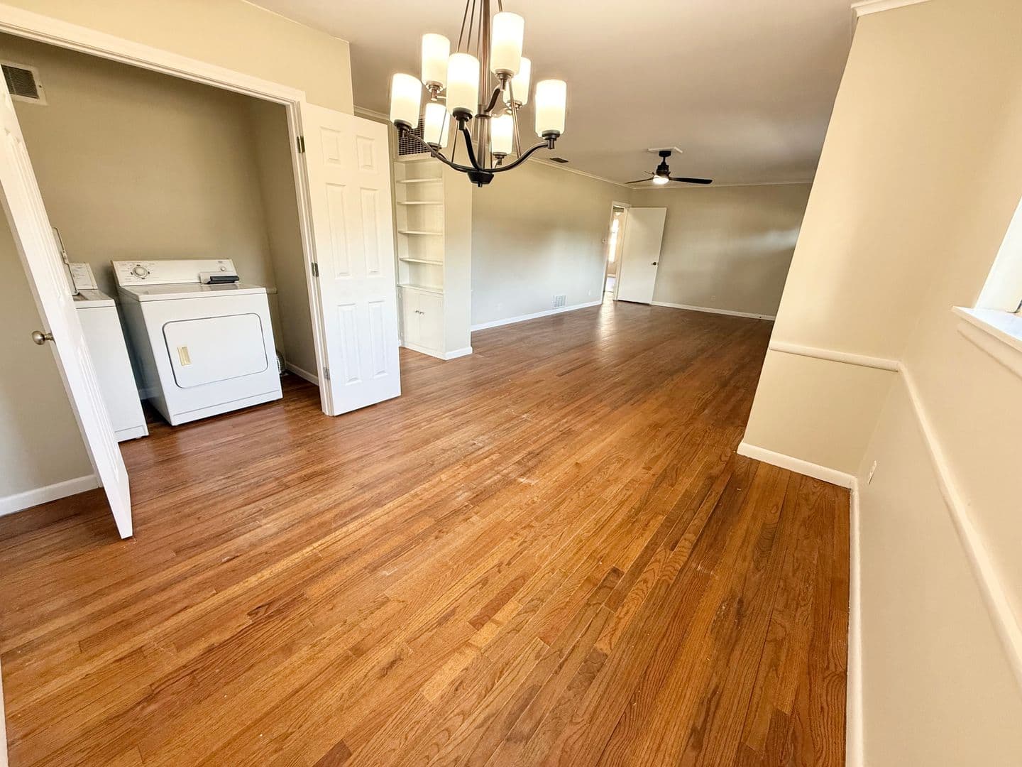 Tyler House: 2408 Hunter St
