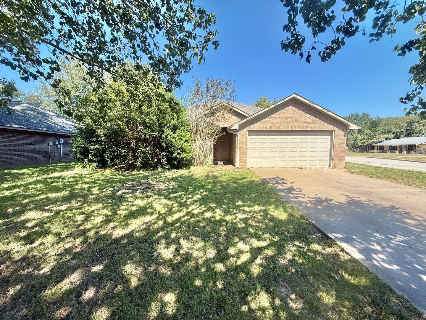 Tyler House: 5605 Reagan