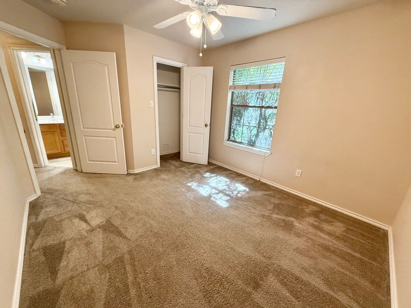 Tyler House: 5605 Reagan