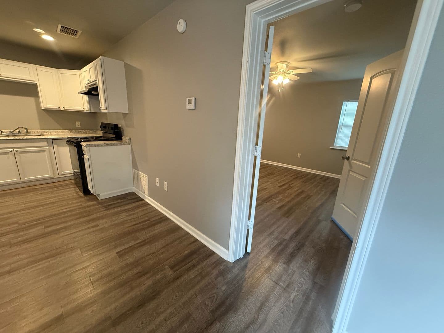 Gladewater Apartment: 700 W. Upshur Avenue