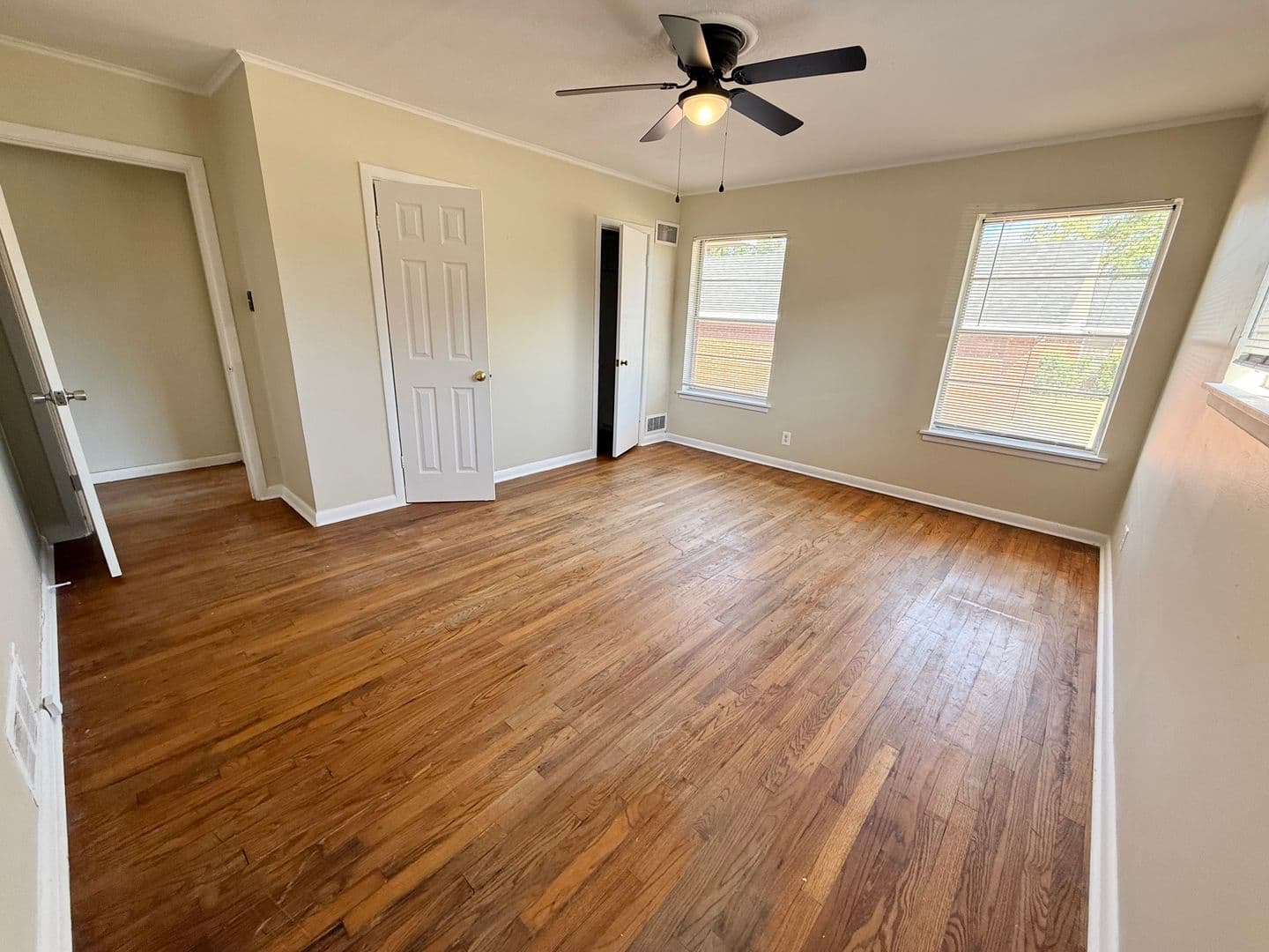 Tyler House: 2408 Hunter St
