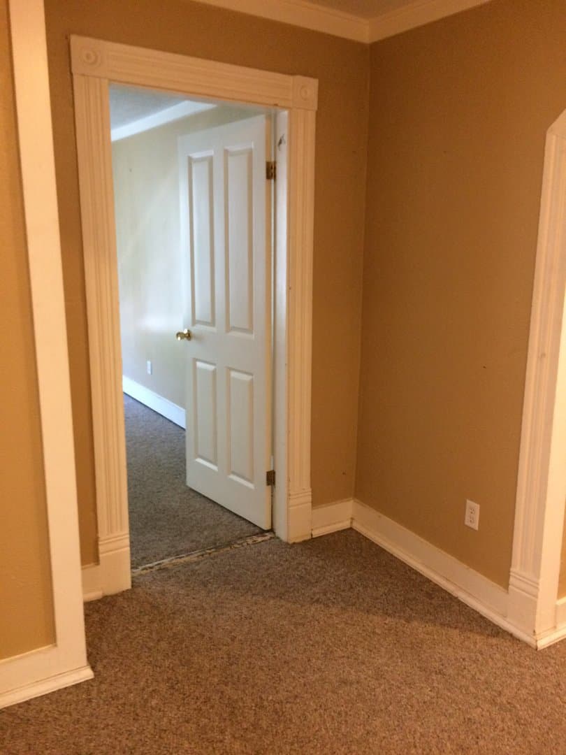 Bowling Green Apartment: 656 E. 8th Street