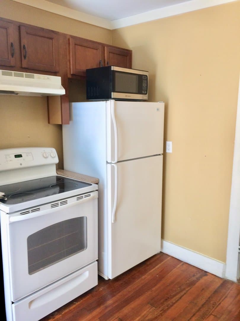 Bowling Green Apartment: 656 E. 8th Street
