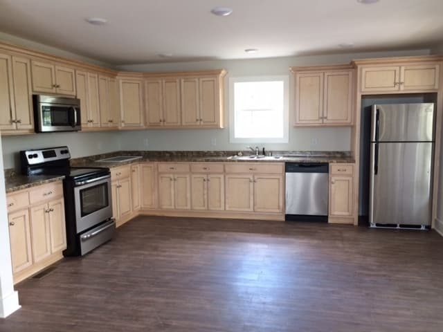 Bowling Green Apartment: 1066 High Street
