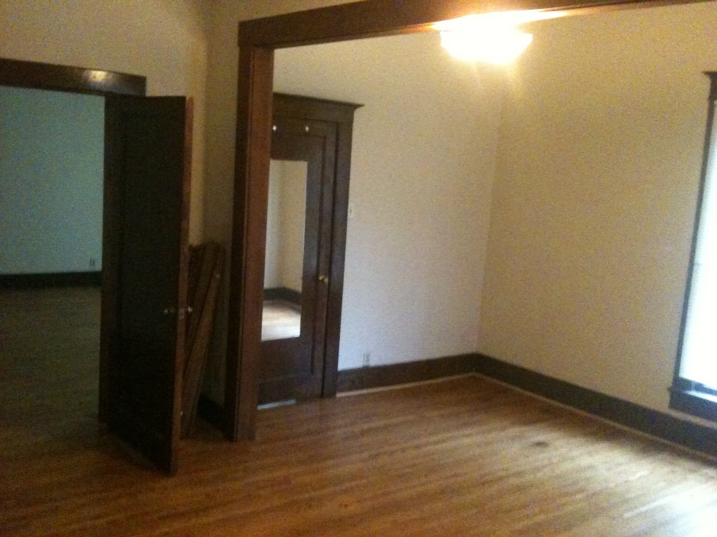 Bowling Green Apartment: 1229 Chestnut Street