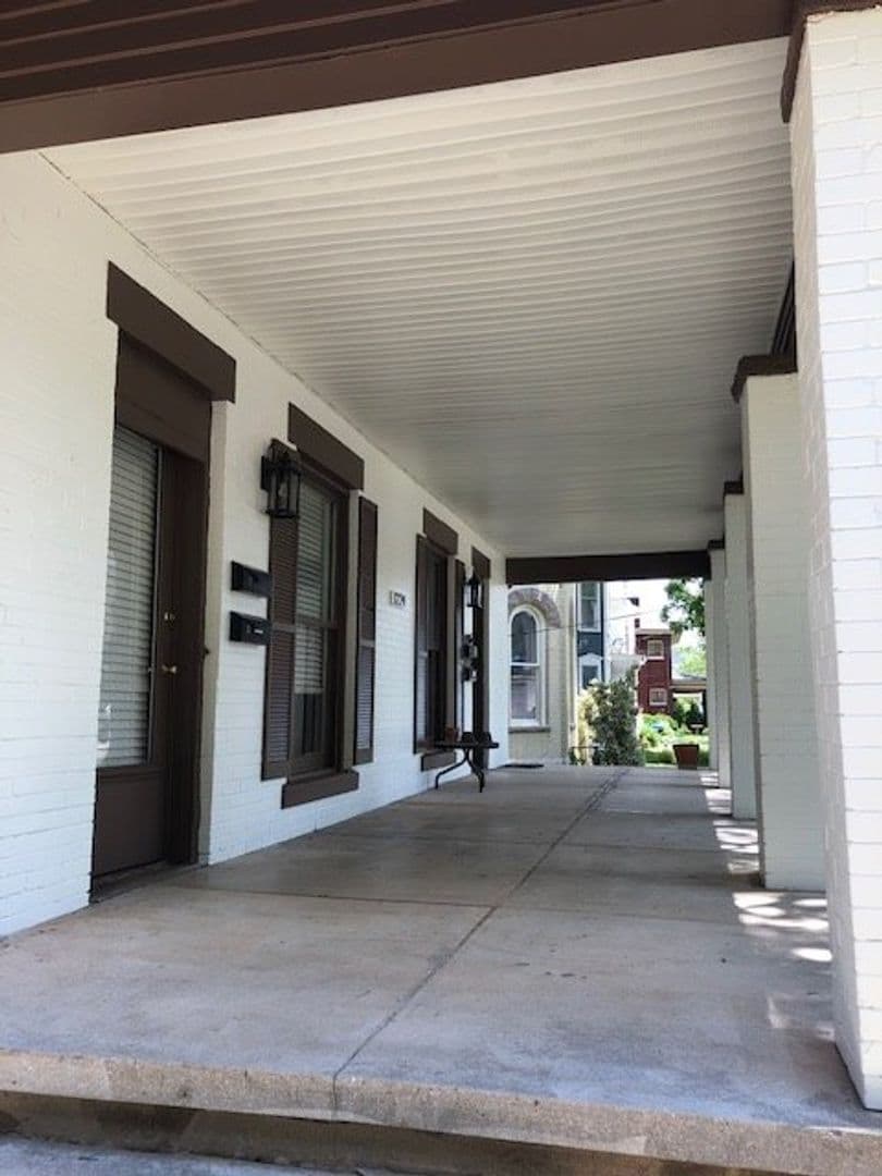 Bowling Green Apartment: 1229 Chestnut Street