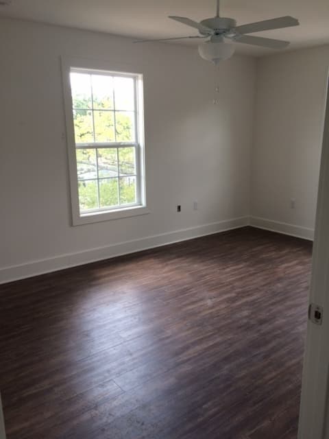 Bowling Green Apartment: 1066 High Street