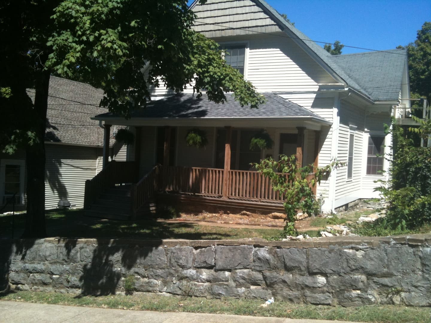 Bowling Green Apartment: 656 E. 8th Street