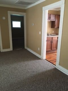 Bowling Green Apartment: 656 E. 8th Street