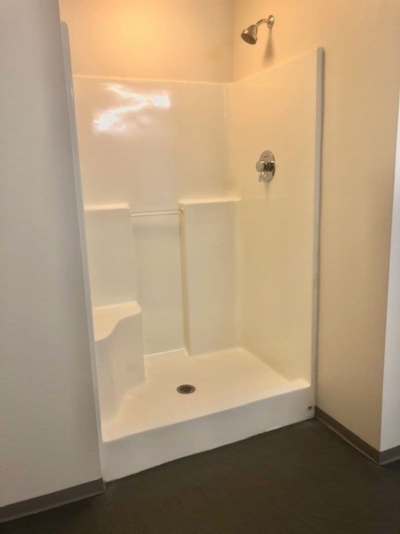 Lincoln Apartment: 601 R Street