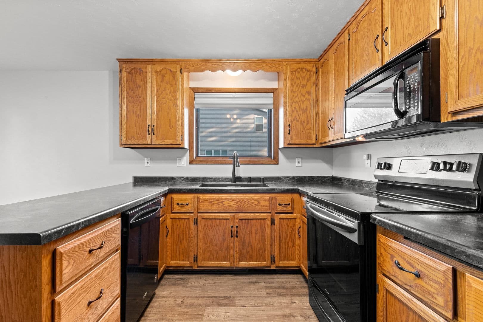 Ashwaubenon Townhome: 2378 Cedar Ridge