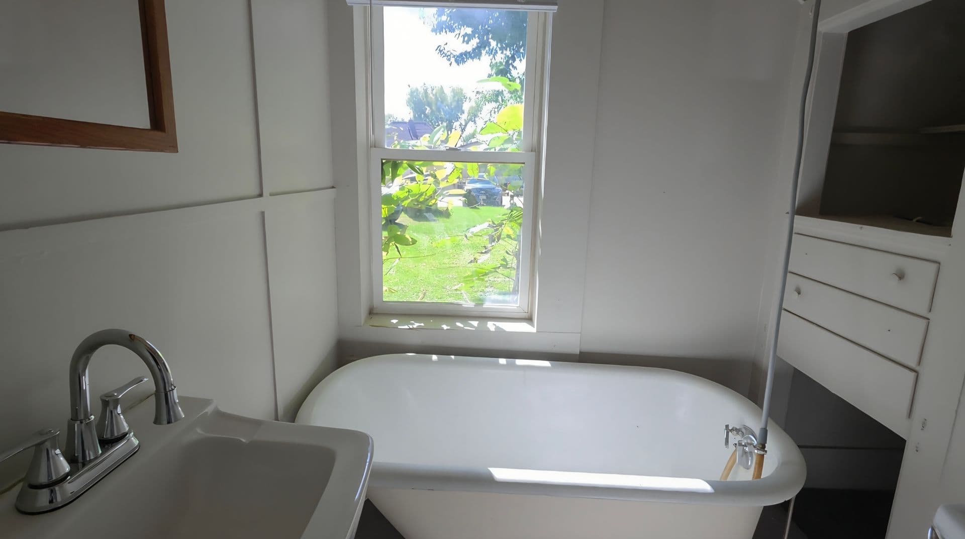 New London Apartment: 215 Wisconsin St