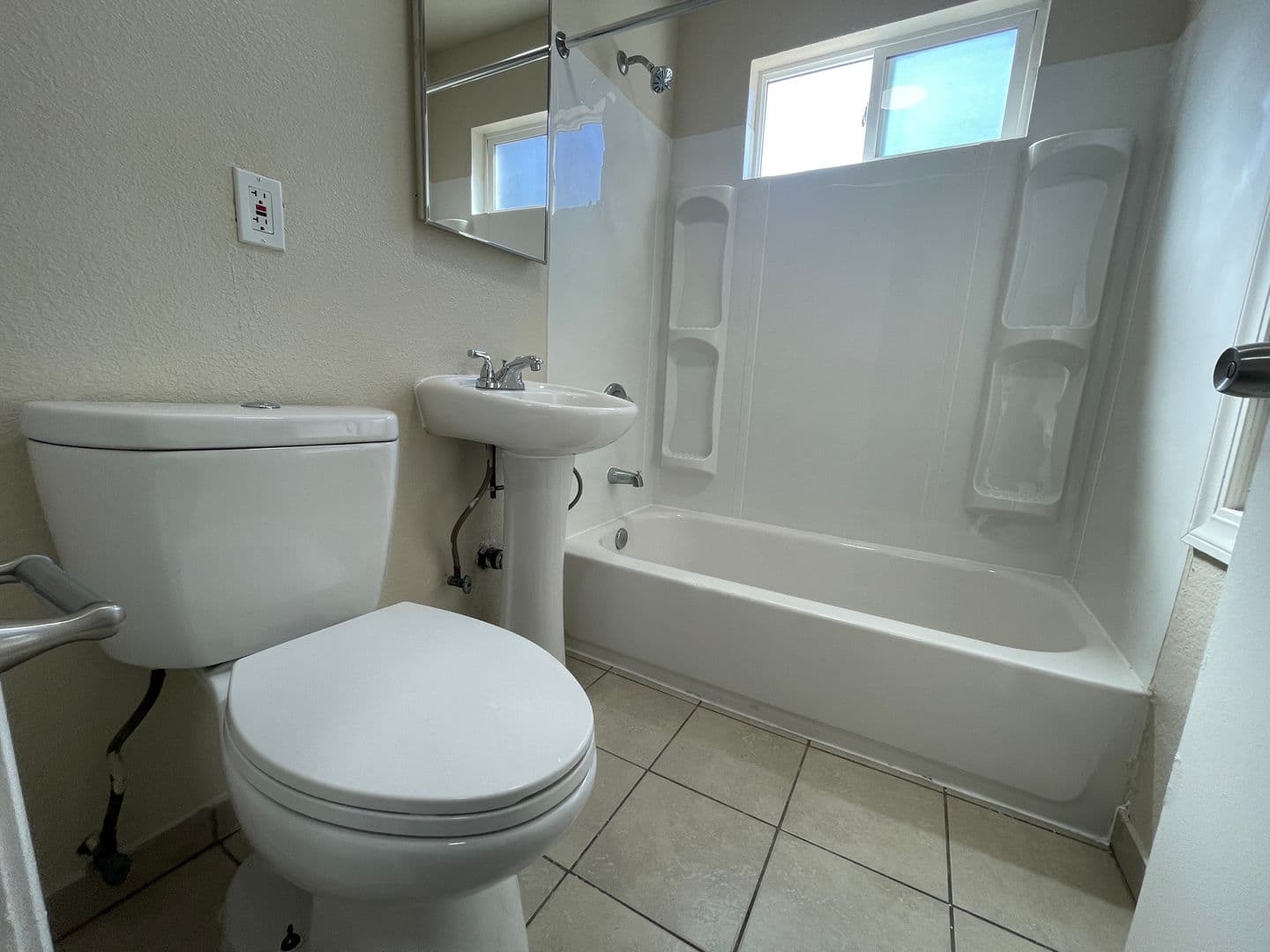 Oakland Apartment: 1256 99th Ave