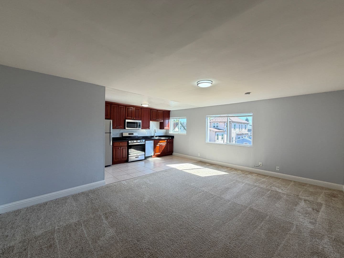 Berkeley Apartment: 1826 Alcatraz Avenue