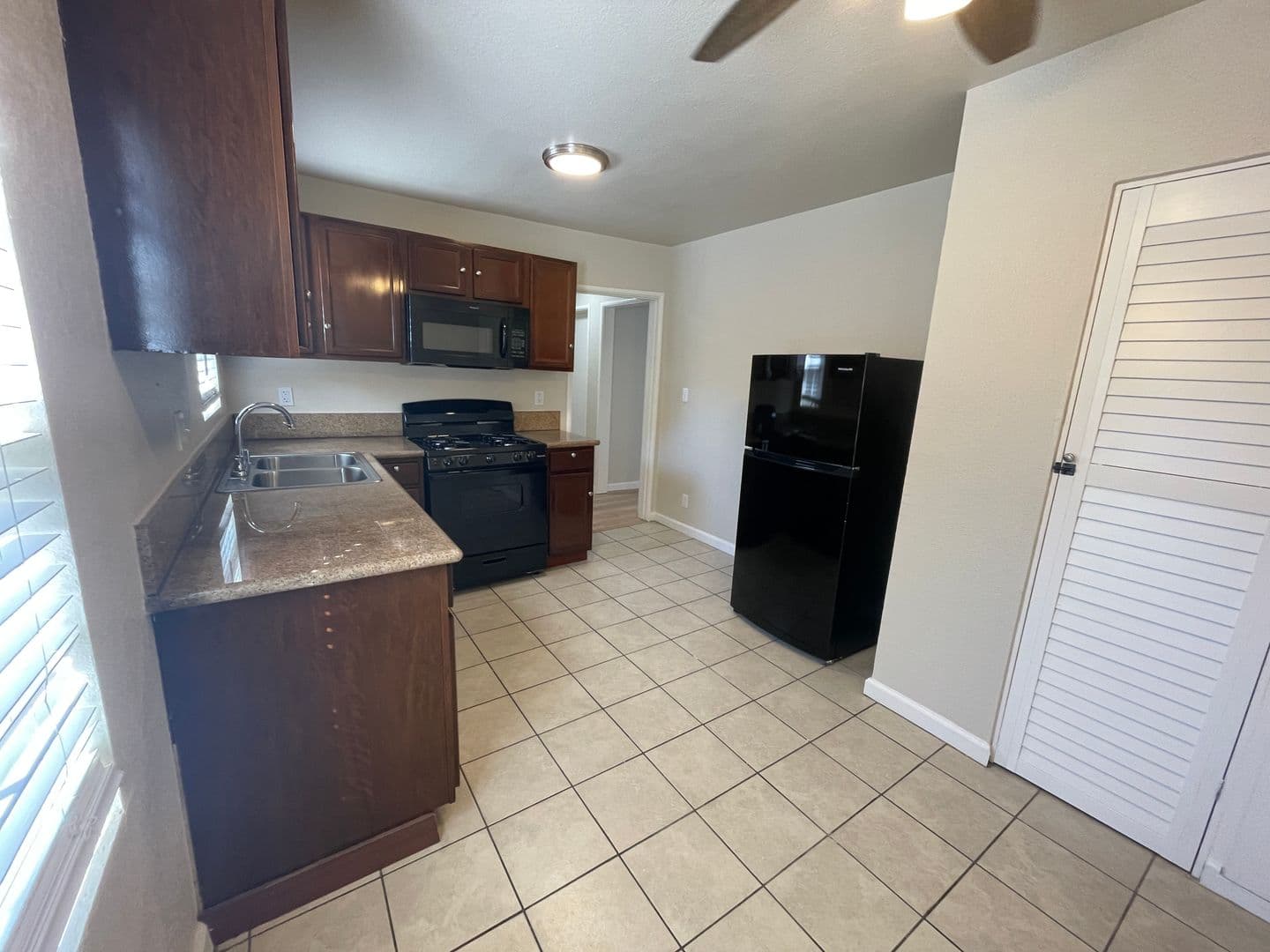 Oakland Apartment: 1256 99th Ave
