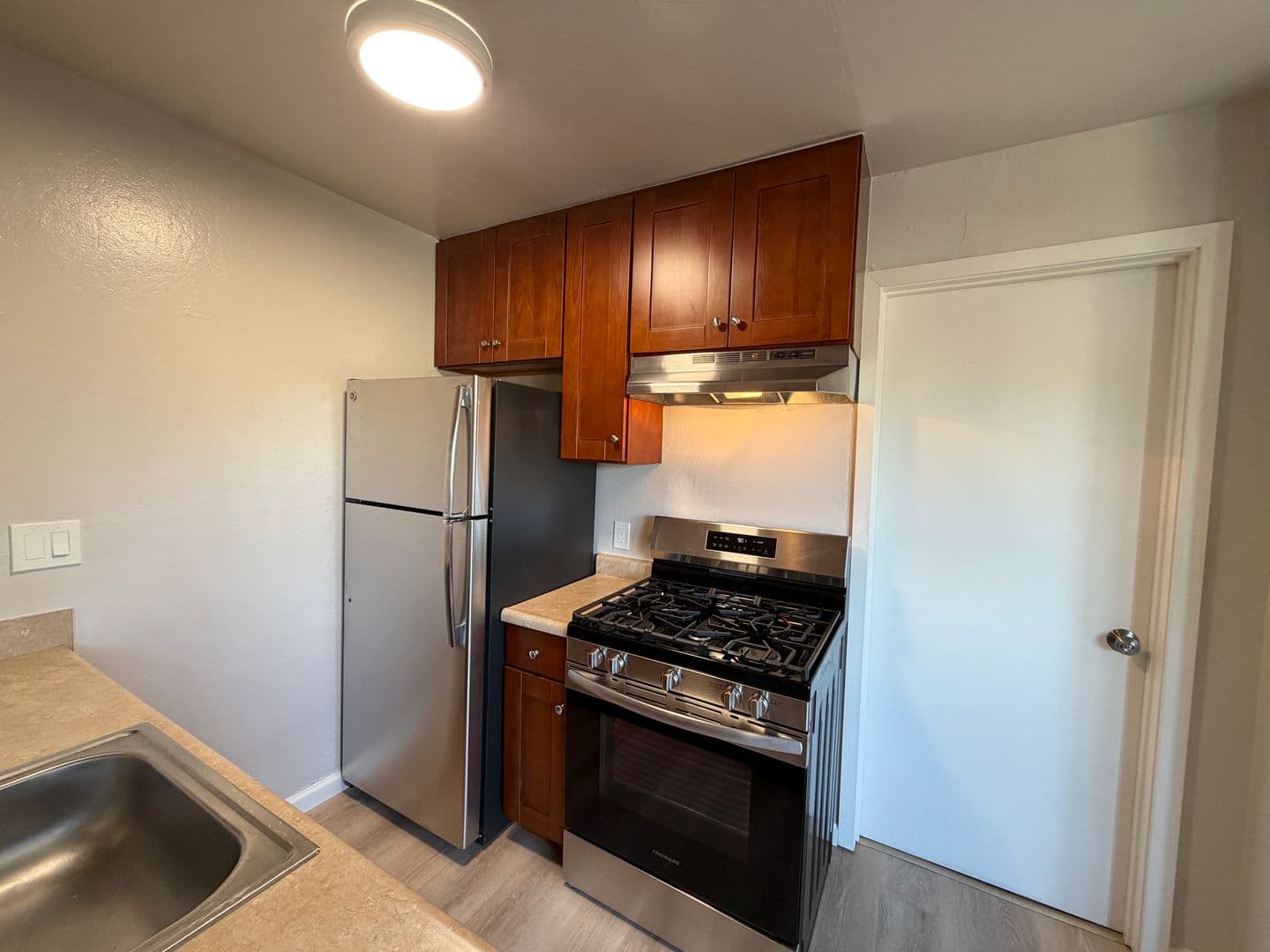 Oakland Apartment: 2518 35th Avenue