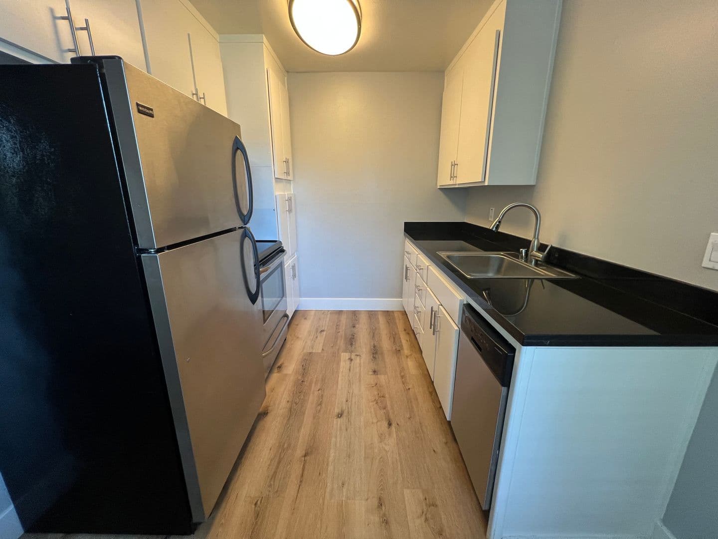 Sunnyvale Apartment: 524 E Maude Ave