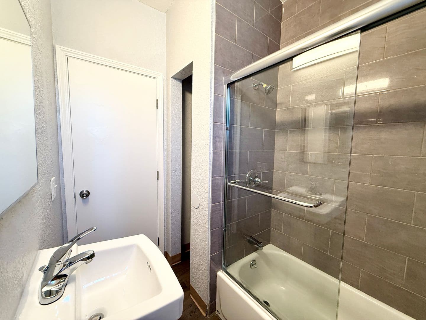 Oakland Apartment: 629 East 19th Street