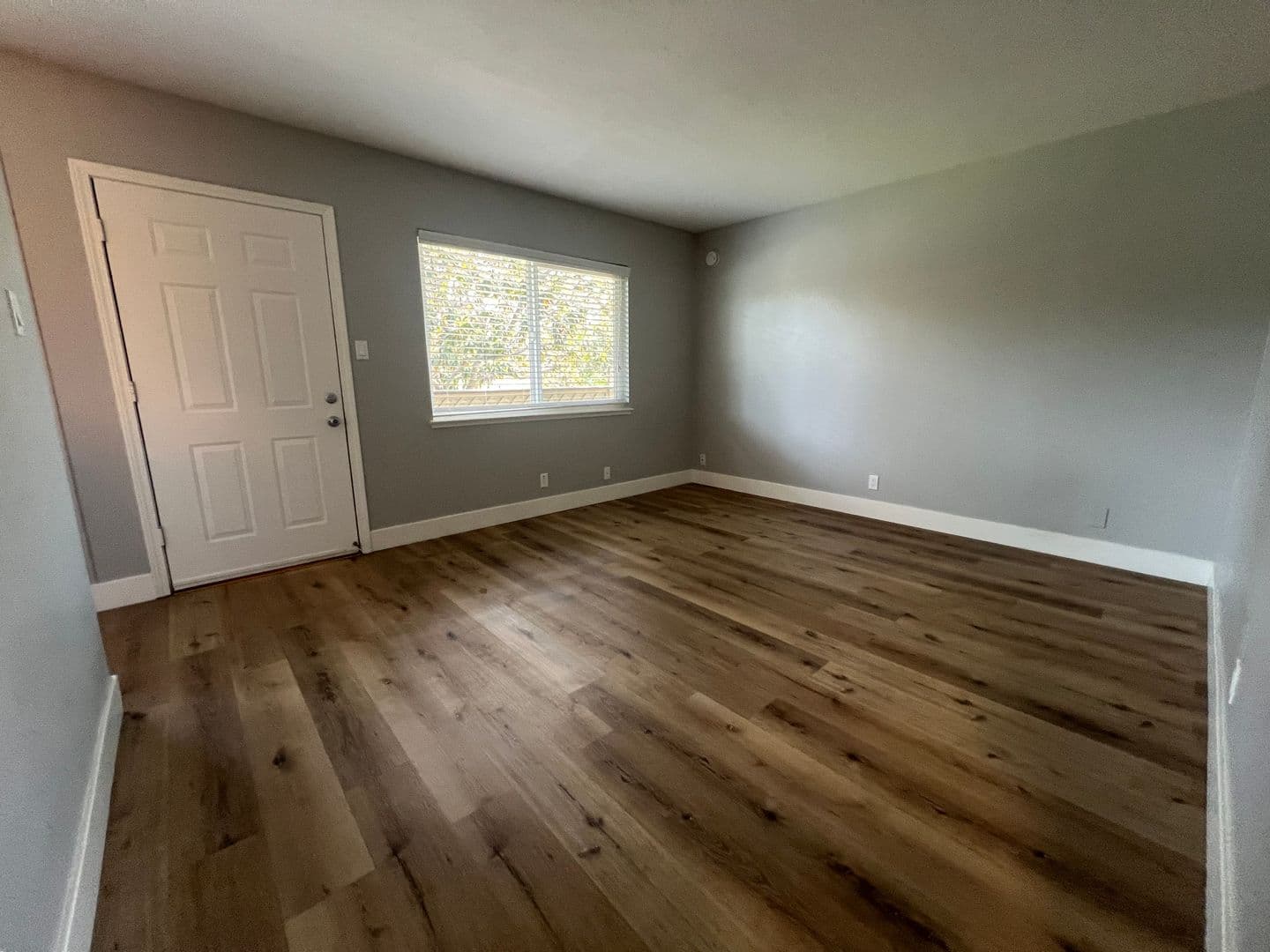 Sunnyvale Apartment: 524 E Maude Ave