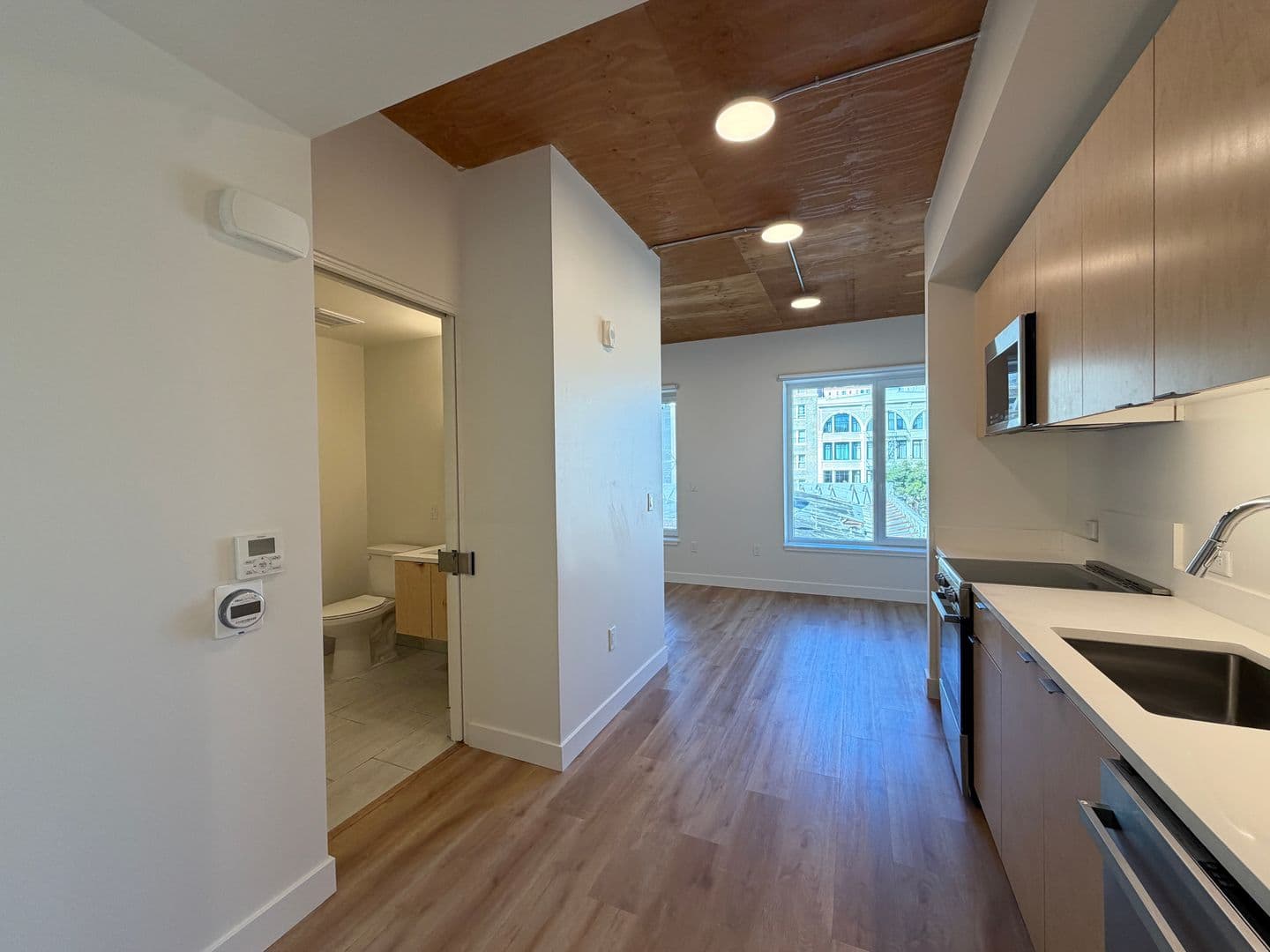 Oakland Apartment: 316 12th St