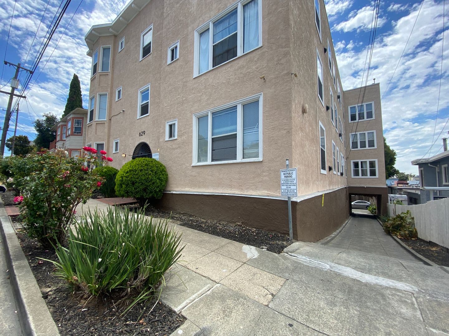 Oakland Apartment: 629 East 19th Street