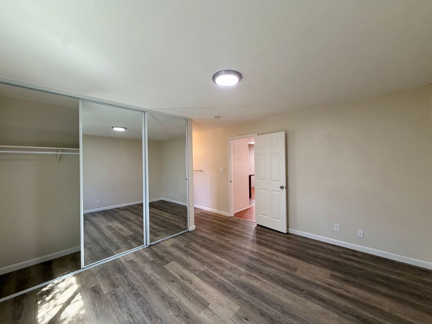Oakland Apartment: 1924 9th Avenue