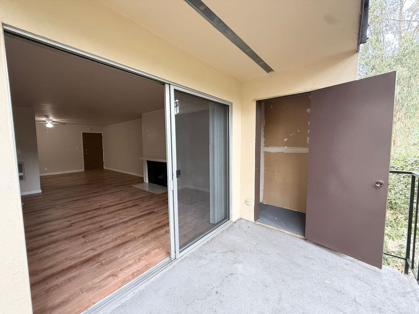 Castro Valley Apartment: 22120 Center St