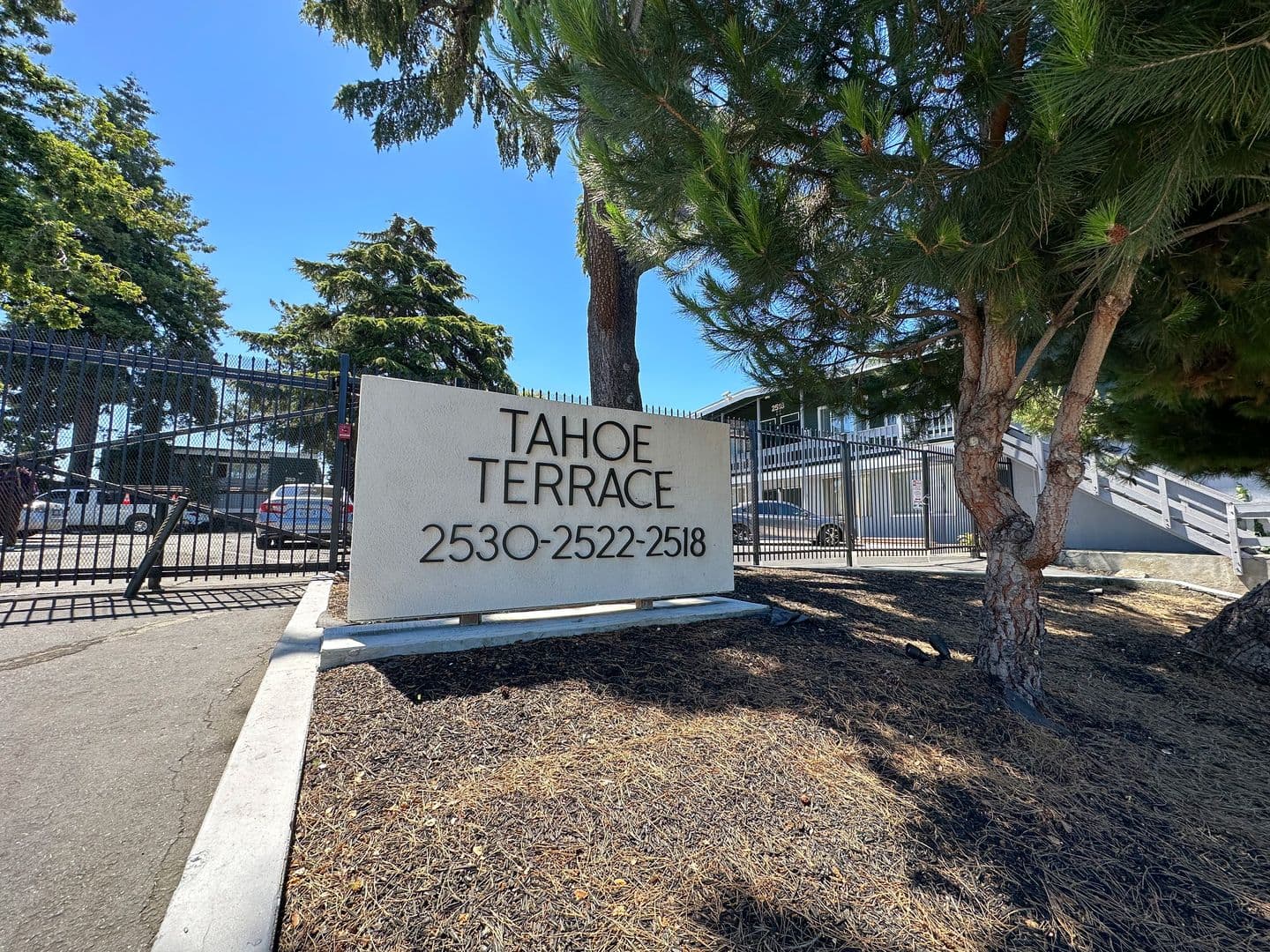Oakland Apartment: 2518 35th Avenue