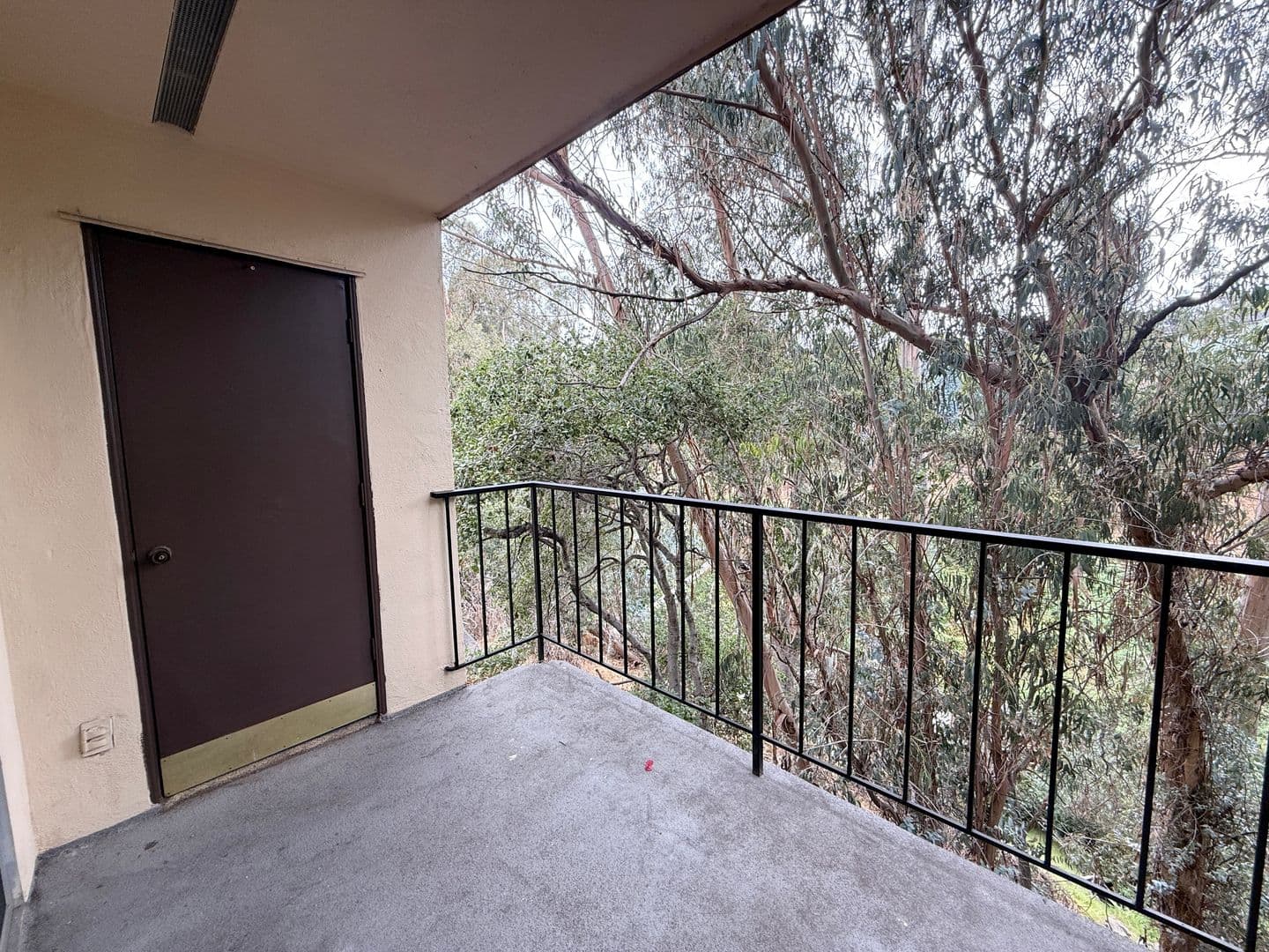 Castro Valley Apartment: 22120 Center St
