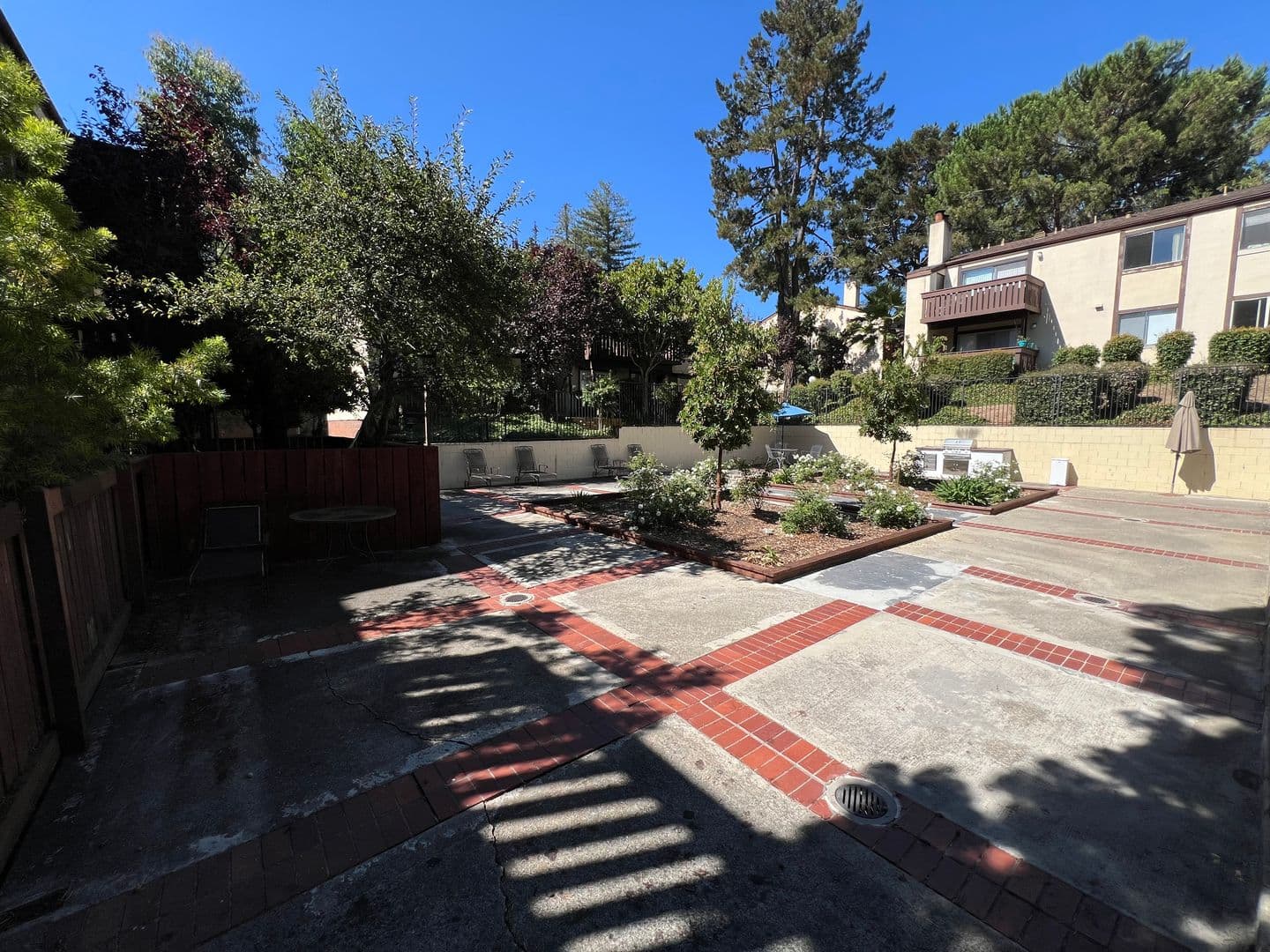 Castro Valley Apartment: 22120 Center St